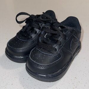Infant black Nike air force 1 in size 3c
